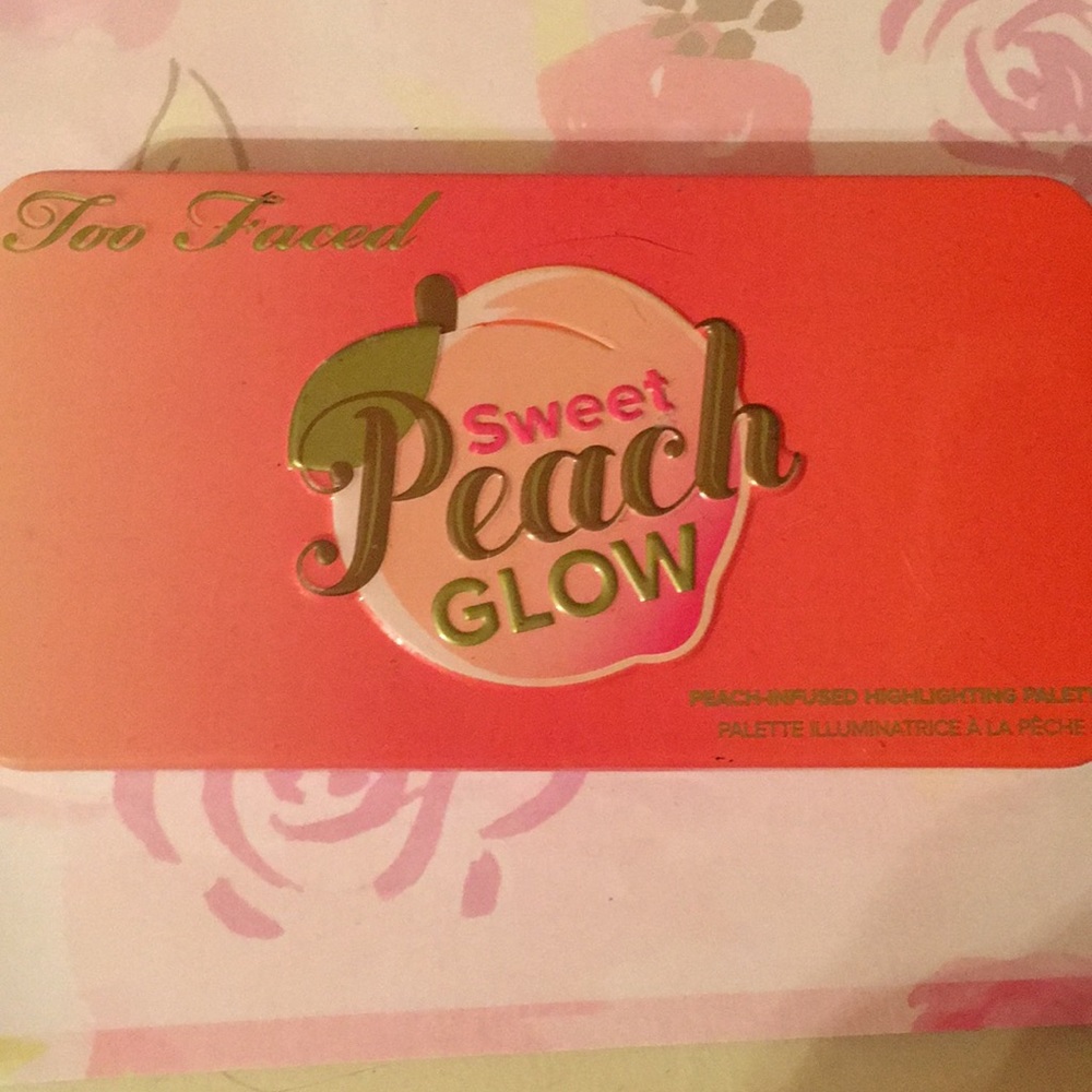 Too faced highlighting peach pallet